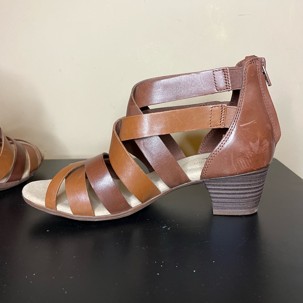 Clarks Valarie Dream heeled strappy sandal size 7 EUC - Picture 4 of 13